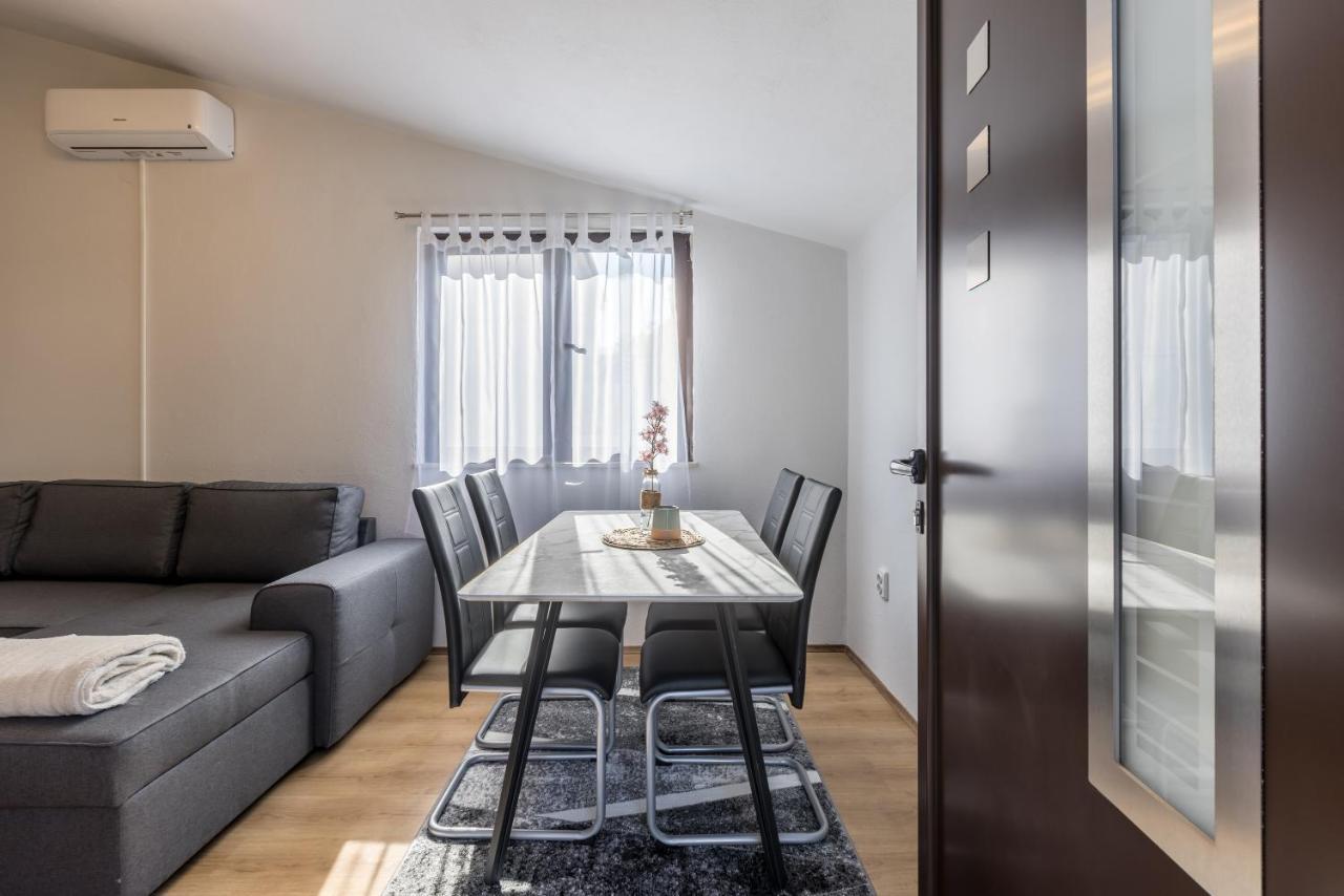 Apartment Lamaro Kaštela 外观 照片