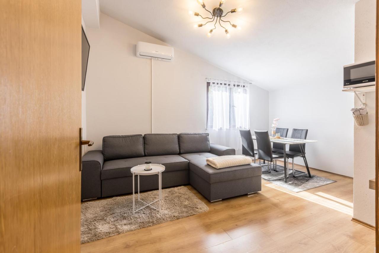 Apartment Lamaro Kaštela 外观 照片